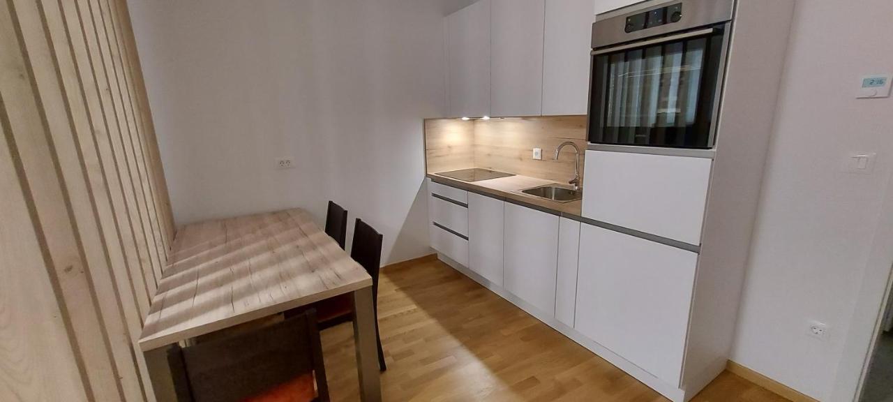 Bed & Breakfast Rezidenca Pipanova ลูบลิยานา ภายนอก รูปภาพ