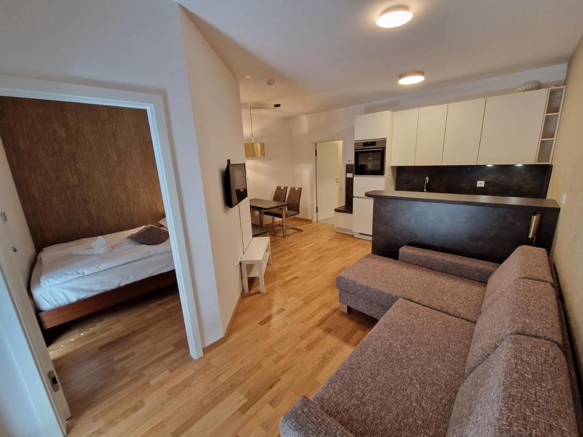 Bed & Breakfast Rezidenca Pipanova ลูบลิยานา ภายนอก รูปภาพ